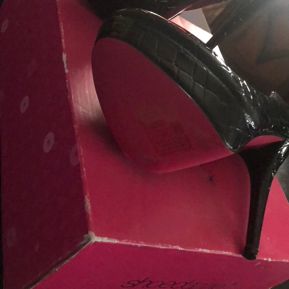 High heels - Picture 2 of 3